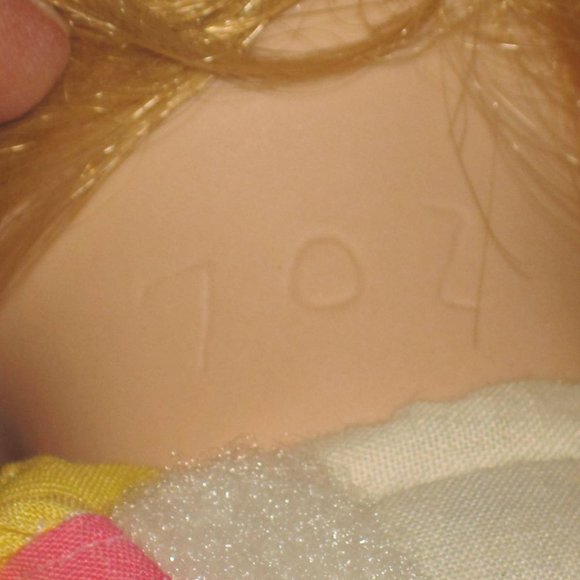 VINTAGE 1992 JC PENNEY GREEN EYES PORCELAIN DOLL - Picture 8 of 8